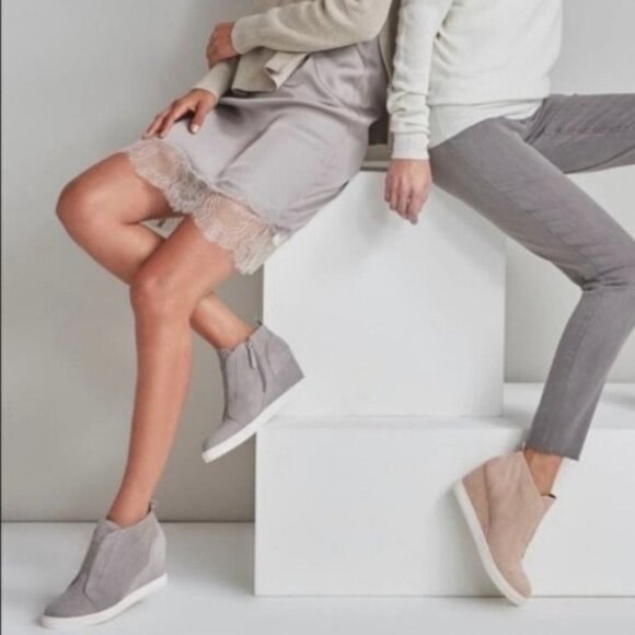 Linea Paolo Felicia Grey Perforated Suede Wedge Side Zip Bootie Sneakers Sz 7.5 - Picture 2 of 12